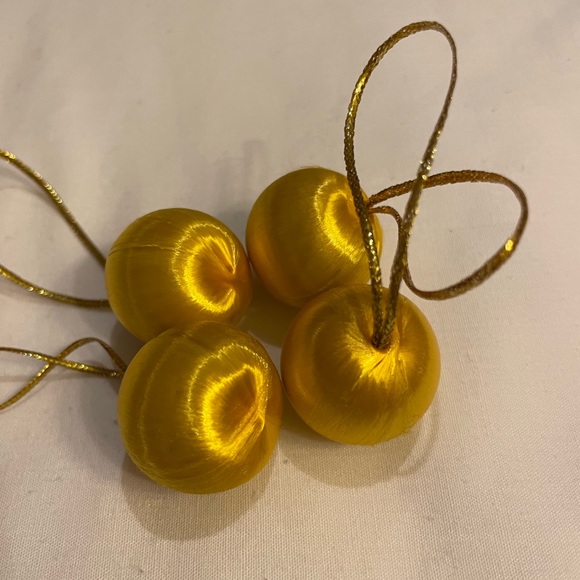 Mixed lot of 33 vintage thread ornaments-two sizes - Picture 6 of 11